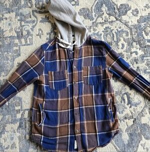 M Modern Amusement Plaid Hooded Button Down